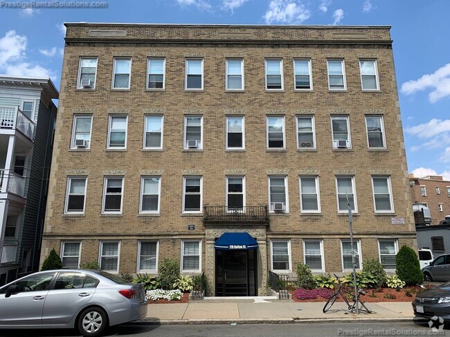Building Photo - 170 Kelton St Unit 2 Rental