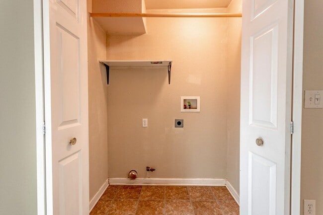 Laundry - 1765 Laurel Avenue