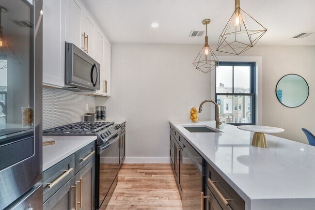 Photo - 74 Brooks St Unit 3