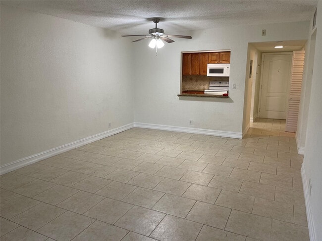 Photo - 770 SE 2nd Ave Unit E106