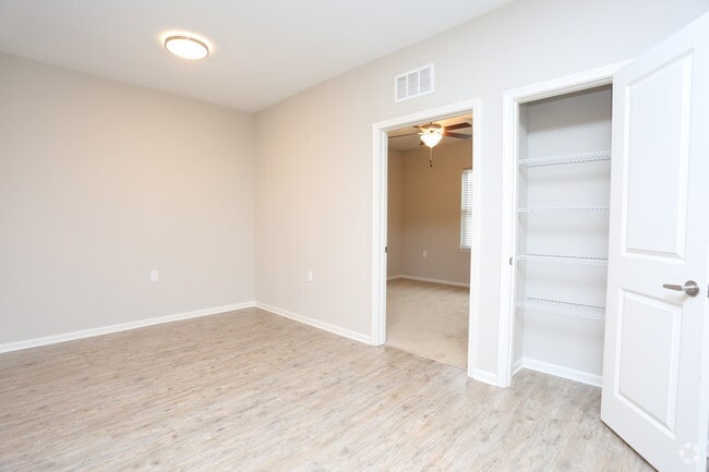 3BR, 2BA - 1,185 SF - Dining Area, Pantry