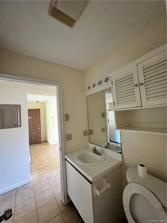 Photo - 98 Davos Pointe Unit H-2