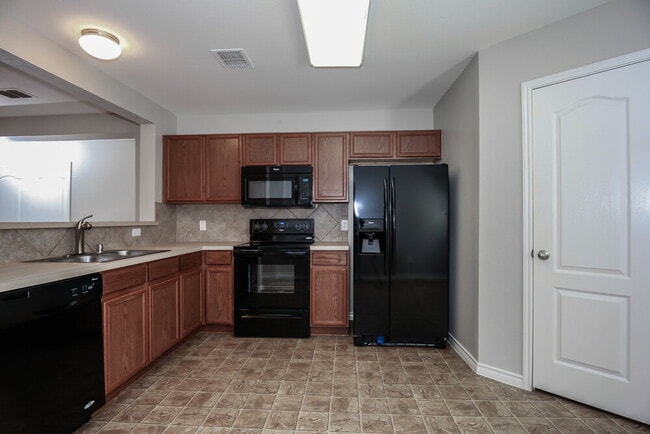 Photo - 1172 Tomahawk Dr