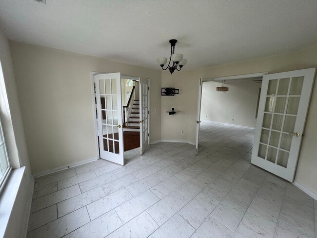 Photo - 1635 Pondside Dr