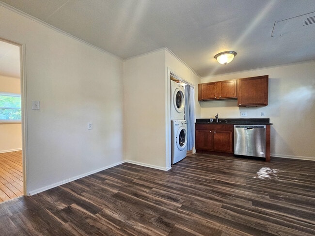 Photo - 1408 Harpst St