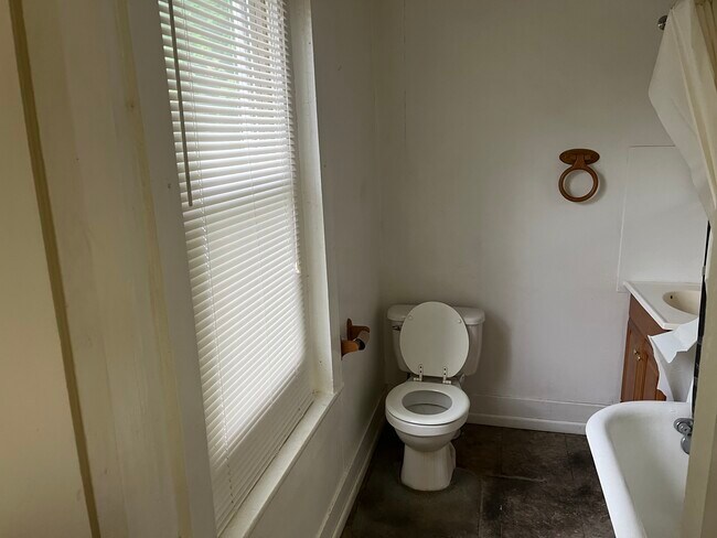 Photo - 121 S Third Street