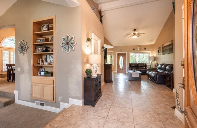 Photo - 841 Oak Crest Cir