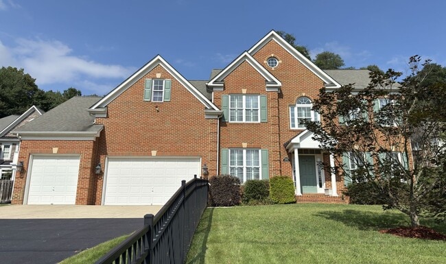 Building Photo - Spacious 4 Bed 5.5 Bath Home in Annandale,...