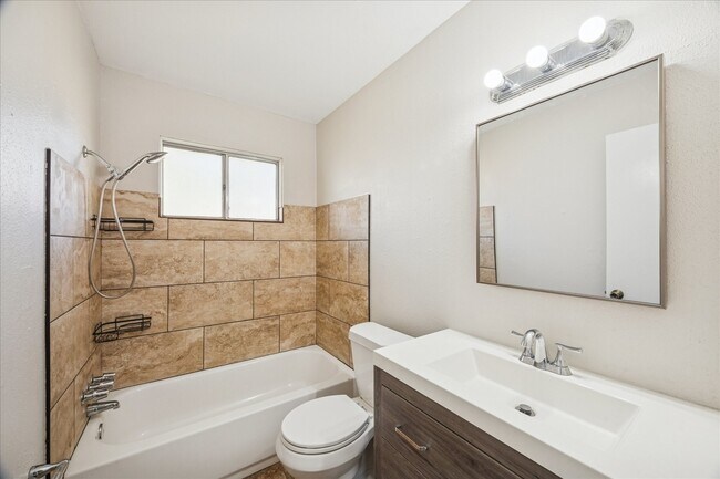 Photo - 1808 Wren Dr