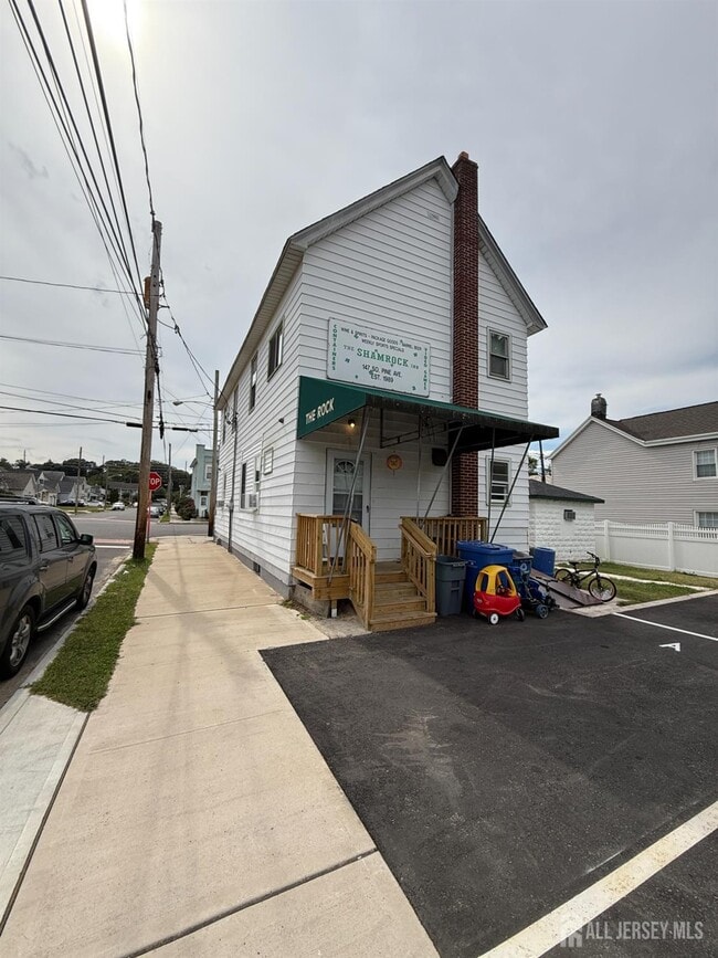 Photo - 147 S Pine Ave Unit A