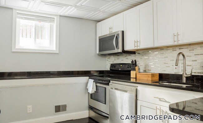 7 Story St Unit B
