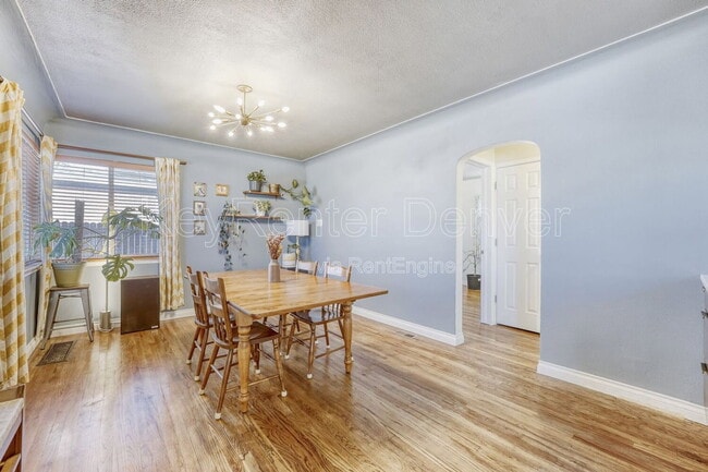 Photo - 3252 Niagara St