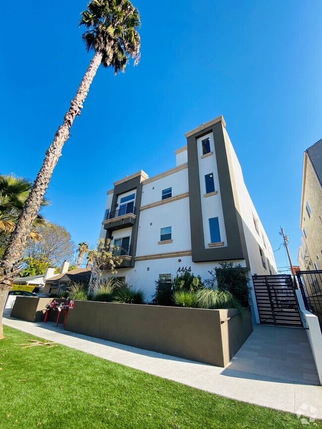 Building Photo - Vista Del Monte Apartments Unit Two Bedroom