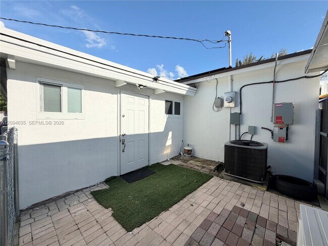 12435 SW 42nd St Unit 3