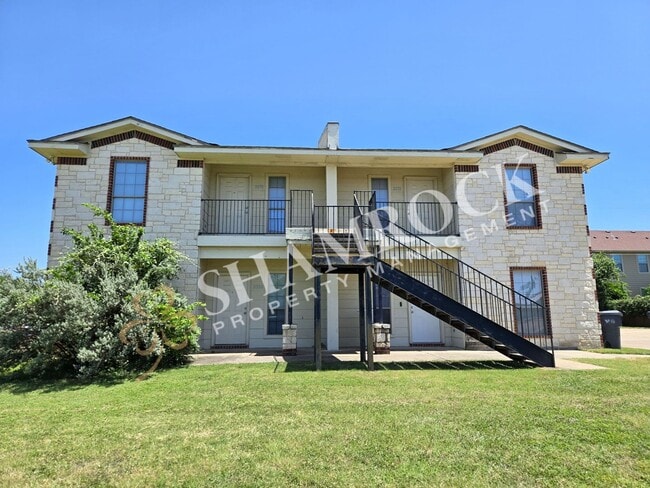 Building Photo - 2/1 Fourplex in Midway ISD!