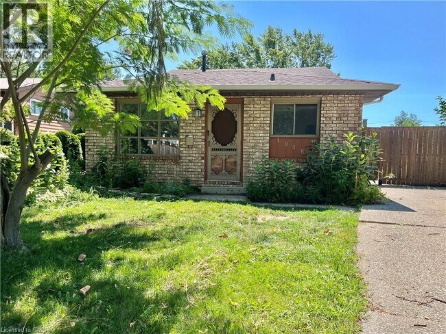 Photo - 10480 Lonsdale Crescent