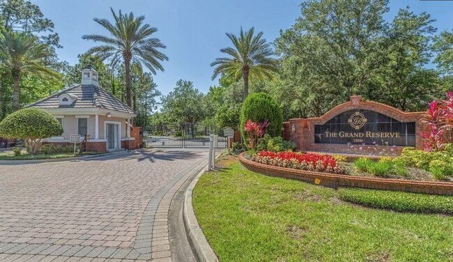 13810 Sutton Park Dr N