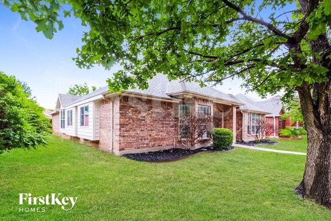 Photo - 1233 Logan Dr