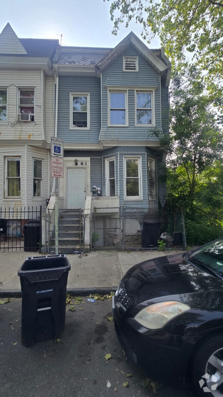 Building Photo - 83 Garside St Rental