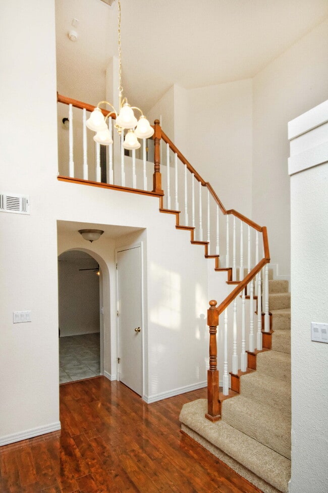 2 Story, 4 BR, 2205 SF home off Southern Blvd in Rio Rancho
