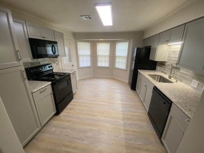 Photo - 1709 NW Eulcid Ave