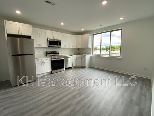 Building Photo - 5436 Vine St Rental