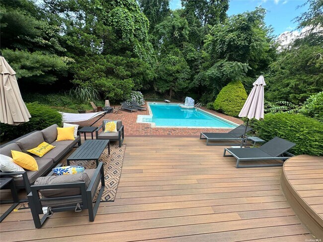 2 Ronald Ct  