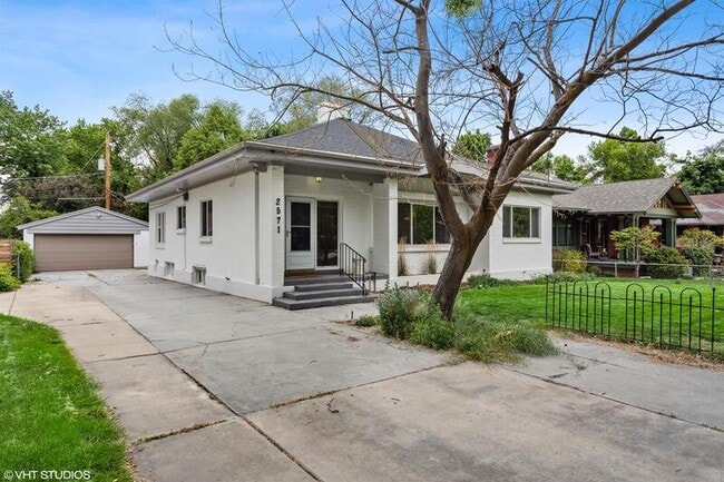 Photo - 2571 Van Buren Ave