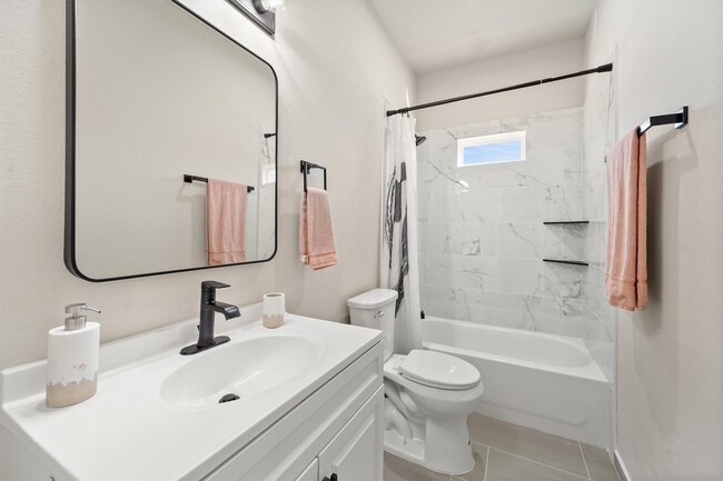 Building Photo - 1026 Theresa St