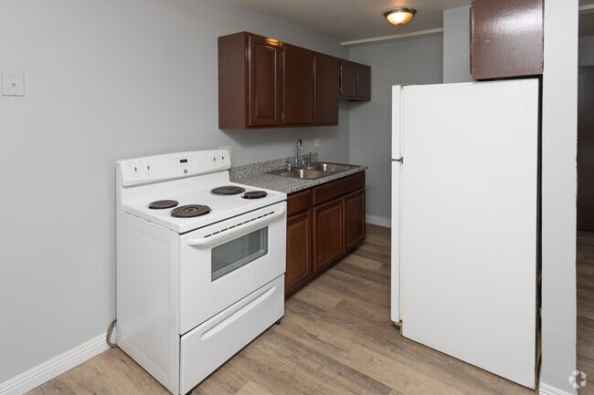 1BR, 1BA - 650SF