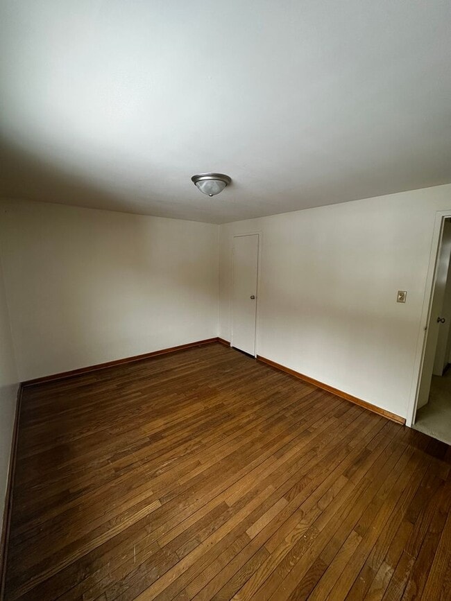 Photo - 298 Lumar Dr Unit 1