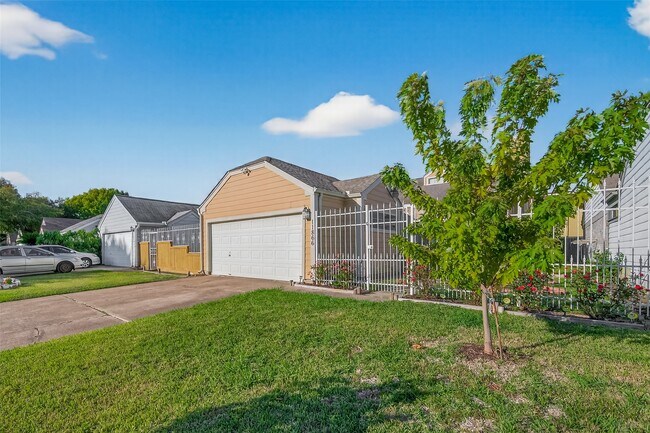 Photo - 11866 Plumbrook Dr