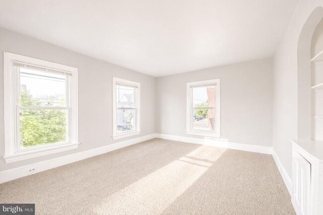 Photo - 53 E Hancock St