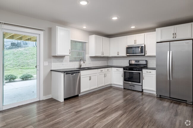 2BR, 2BA - 1,100SF - Kitchen