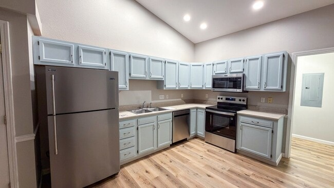 Photo - 806 S Sunny Ln