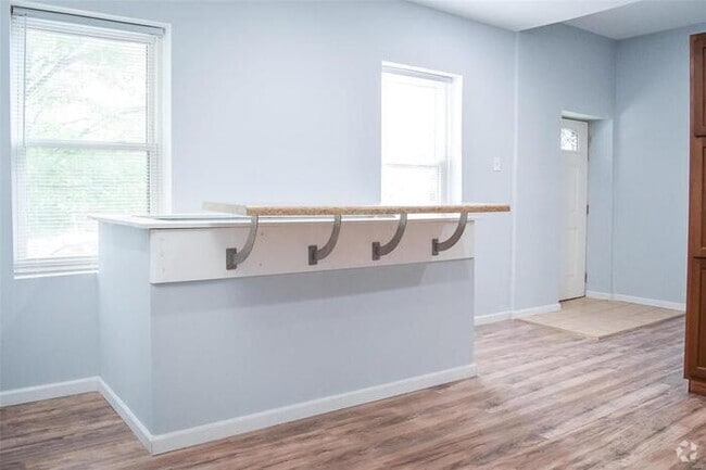 Building Photo - Fantastic 2bd/2ba home! Let yourself in!