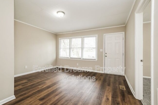 Photo - 401 Hobson St