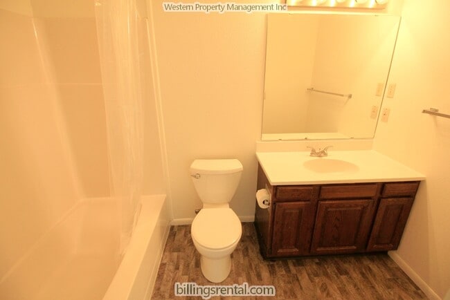 Baño - 1584 Governors Blvd Unidad #3