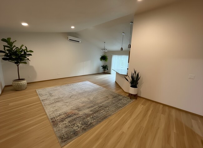 Photo - 14818 Bluegrass Loop