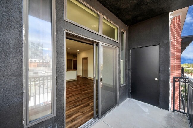 Photo - 3800 Main St