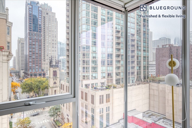 8 E Huron St Unidad SI FL10-ID124