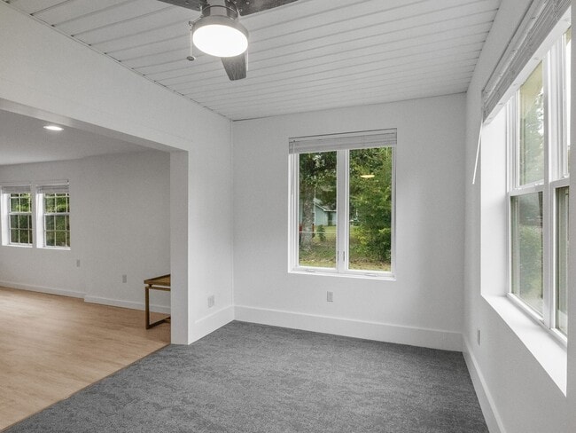 Photo - 1572 Cedar St