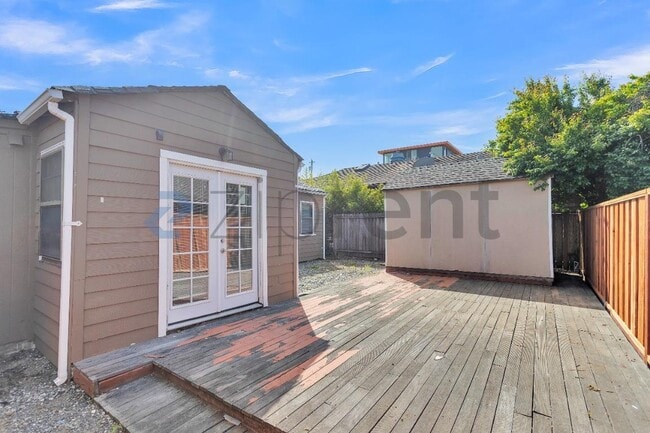 Photo - 541 4th Ave