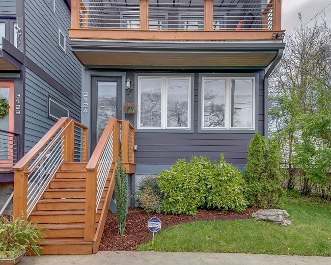 Photo - 312 Prince Ave