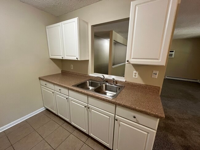 Photo - 360 Oxford Ct Unit #4