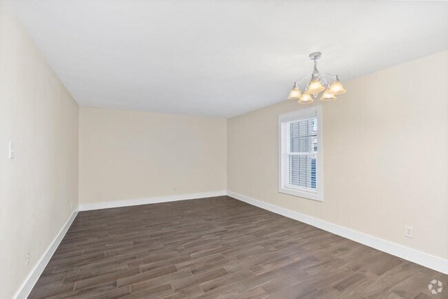 Building Photo - 3815 Guadalupe St Unit 110 Rental