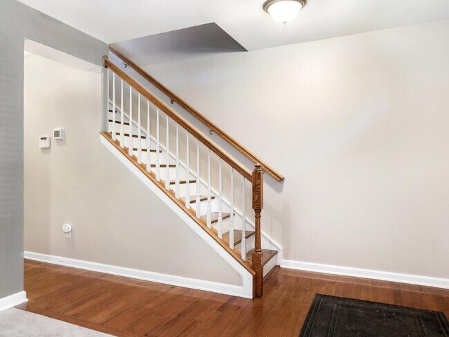 Photo - Third Ward Stunner-Uptown Location!
