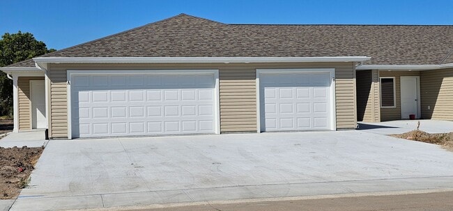 Building Photo - 816 Phoenix Ct Unit Apartment A