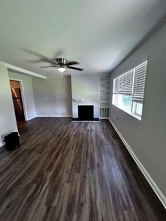 Photo - 221 W Fairview Rd