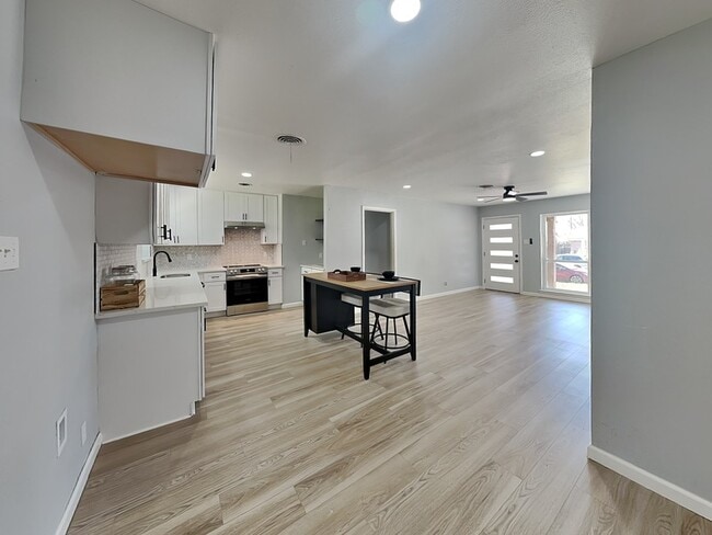 Photo - 2111 Melissa St